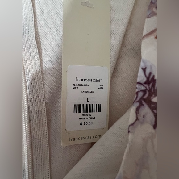 NEW WITH TAGS Francesca’s Womens Floral Romper Size - Large - Picture 2 of 5